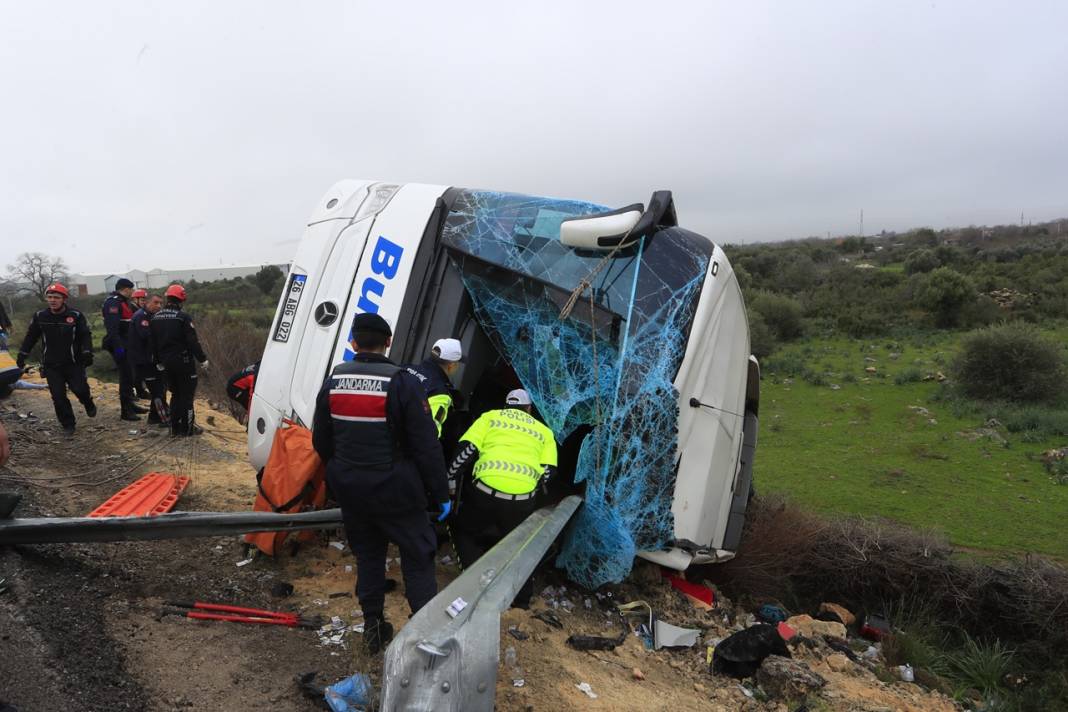 Feci kazada 10 kişi hayatını kaybetmişti! Saatlerce kol ve bacakları arandı, başarıyla ameliyat edildiler 2